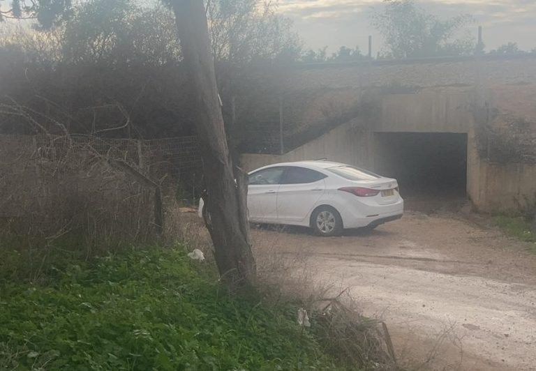 הרכב שבו נמצאה הגופה | צילום: דוברות המשטרה