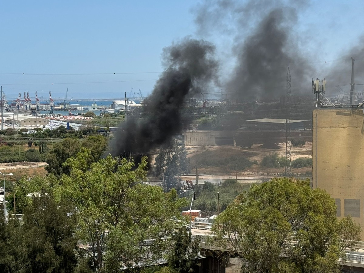 עשן כבד בצ'ק פוסט | צילום: דוברות כבאות והצלה