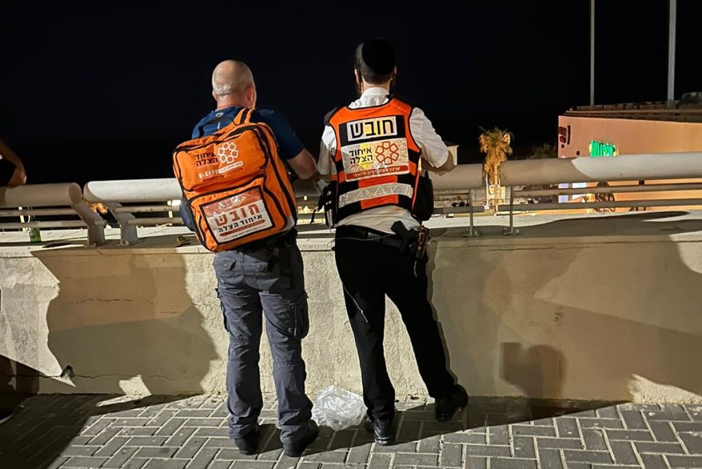 בן 76 טבע בחוף הכרמל | צילום: דוברות איחוד הצלה